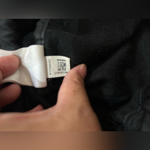 Adidas original draw string bag. Used gently - Picture 8 of 8